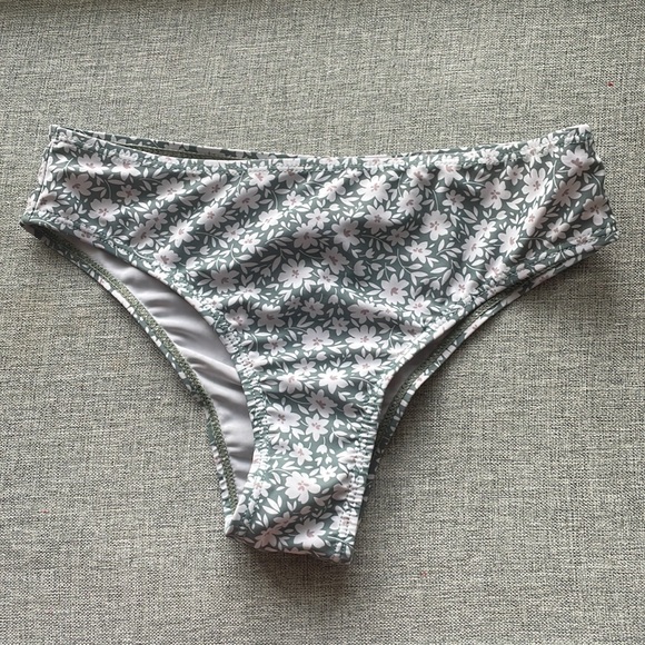 Green floral bikini set size xs - Picture 2 of 6